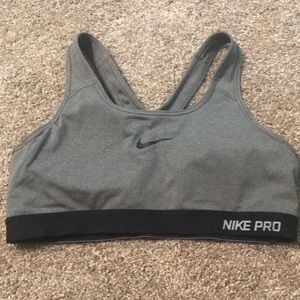 Nike pro sports bra